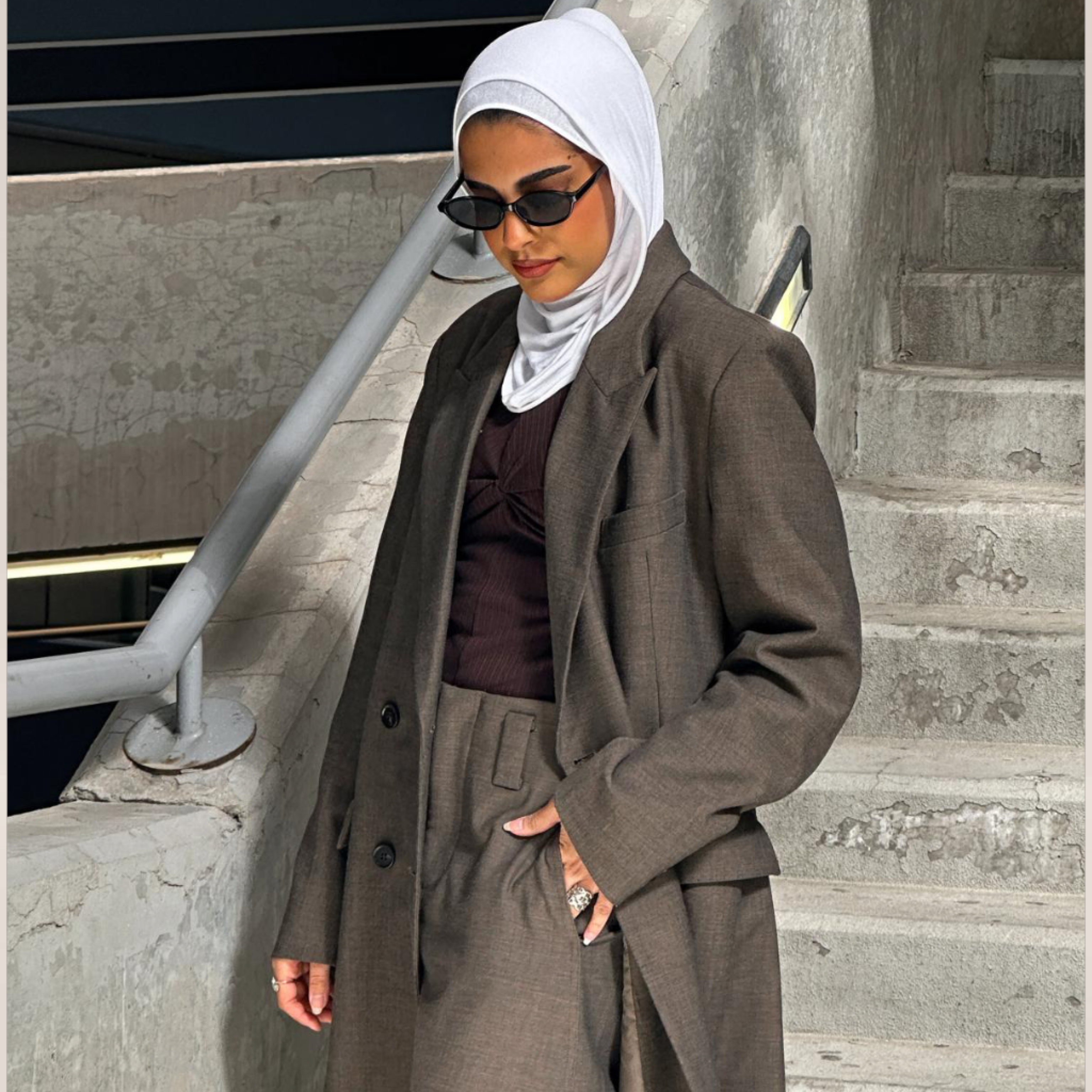 BROWN SET